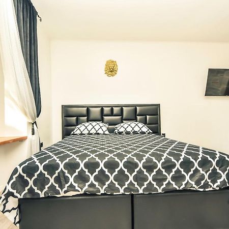 Luxury Heritage Apartment Zara Antica Exteriör bild