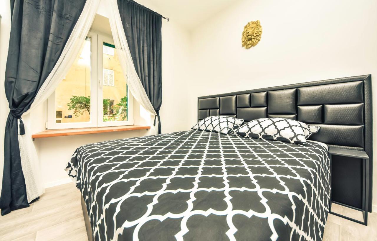 Luxury Heritage Apartment Zara Antica Exteriör bild